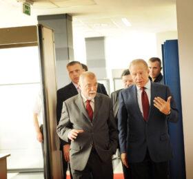 Zëvendëskryeministri Pacolli takon ish-presidentin kroat, Stipe Mesiq