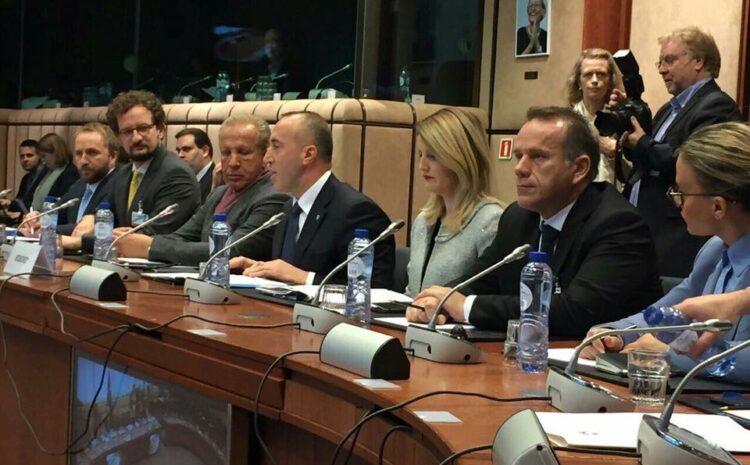 Së bashku me Kryeministrin Haradinaj gjatë raportimit për MSA-në