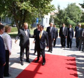 Zëvendëskryeministri i parë, Behgjet Pacolli priti Presidentin e Hondurasit, Porfirio Lobo Sosa