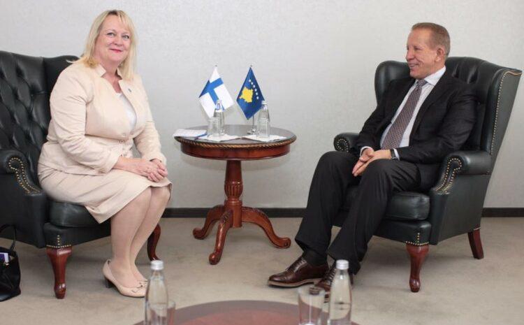 Takim me ambasadoren e Finlandës në Kosovë, Anne Huhtamaki