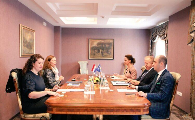 Takime me ambasadoret e Holandës dhe Luksemburgut