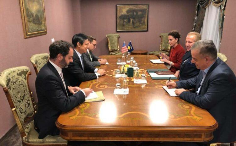 Takim i frytshëm me zëvendës ndihmës sekretarin e shtetit amerikan, Hoyt Yee