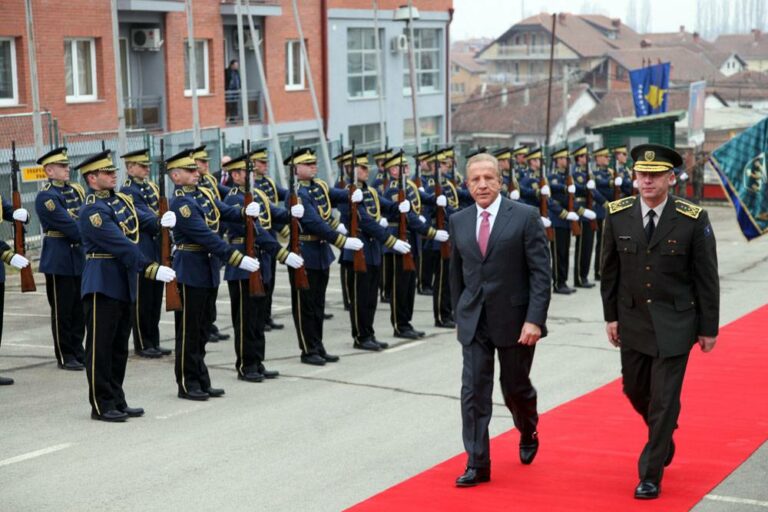 Pjesmarrës në manifestimin qendror të shënimit të 13-vjetorit të rënies heroike të komandantit legjendar Adem Jashari. Fillimisht, u prita nga garda e FSK-së në Ministrinë e Forcës, ku u prita nga komandanti i FSK-së, gjenerallejtënant Sylejman Selimi. U prita në takim edhe nga ministri i Forcës së Sigurisë, Agim Çeku. Si komandant Suprem i FSK-së, ofrova gjithë mbështetjen në zhvillimin ushtrisë. Vazhdova në manifestimin qendror në Kazermën “Adem Jashari” në Prishtinë, ku ishin të pranishëm edhe kryeministri Thaçi, dhe përfaqësues të institucioneve të ndryshme.