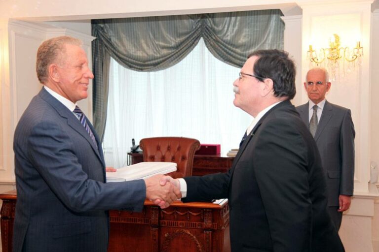 Prita në takim ambasadorin e ri të Republikës së Kroacisë në vendin tonë, z. Zoran Vodopija, i cili edhe dorëzoi letrat kredenciale. Ai më përcjelli urimet e Presidentit të Kroacisë, Ivo Josipoviq. Kroacia e ka ndihmuar në vazhdimësi Kosovën, si në periudhën e paraluftës, ashtu edhe në të gjitha fazat e shtetndërtimit të saj. Prania e Kroacisë në Kosovë, në të gjitha format, është e një rëndësie të veçantë. Në veçanti, mundësitë shumë të mëdha të bashkëpunimit në fushën e ekonomisë.