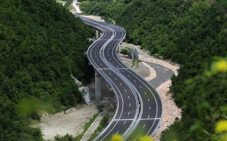 Në përurimin e autostradës “Arbën Xhaferi”që lidhë Kosovën dhe rajonin me Evropën