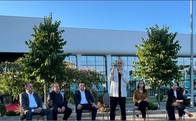 Me kryeministrin shqiptar Rama dhe 50 biznese të fuqishme shqiptare në kompanitë e Devolli Corporation
