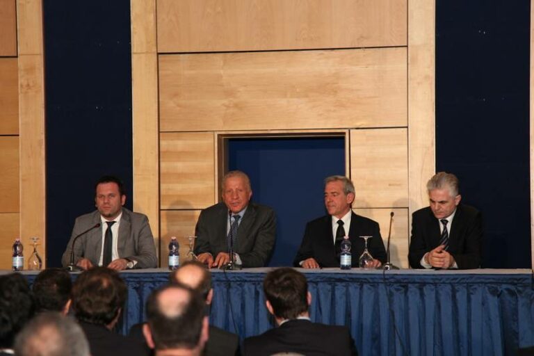 Isha pjesë e Forumit të Biznesit Kosovë-Shqipëri, në të cilin morën pjesë një numër i madh përfaqësuesish të biznesit nga të dy vendet, të cilët diskutuan një varg temash rreth mundësive të shtimit të bashkëpunimit mes të dy vendeve. Njerëzit e biznesit flasin pak, por veprojnë shumë. Veprimet e tyre ndikojnë drejtpërsëdrejti në jetën e qytetarëve. Asnjëherë të mos jenë të ndara politika dhe biznesi. Politika të jetë ndoshta shumë herë në dispozicion të biznesit. Atëherë jemi në rrugë të mire.