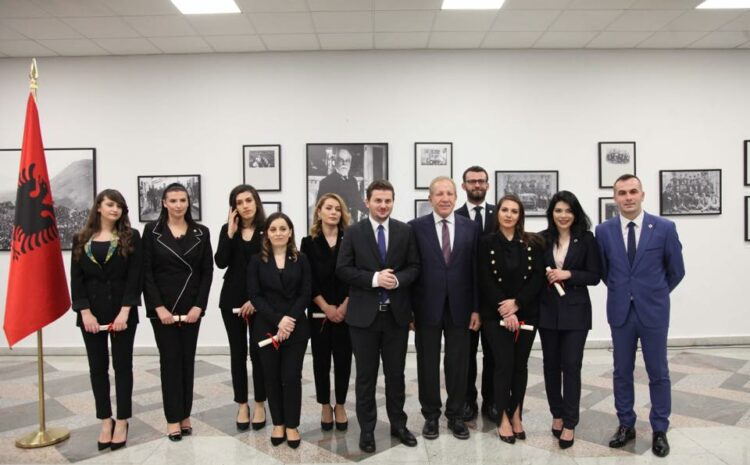  Mentor i gjeneratës së re të diplomatëve shqiptarë në Tiranë