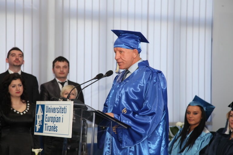 Presidenti i Republikës së Kosovës, z.Behgjet Pacolli, në një ceremoni solemne, u nderua me çmimin “Honoris Causa” në Universitetin Evropian të Tiranës. Në ceremoni ishin të pranishëm Presidenti i Shqipërisë, Bamir Topi, ish-presidentët Alfred Moisiu e Rexhep Meidani, ministra të Qeverisë së Shqipërisë e të Qeverisë së Kosovës, profesorë, studentë e mysafirë të tjerë të shumtë.