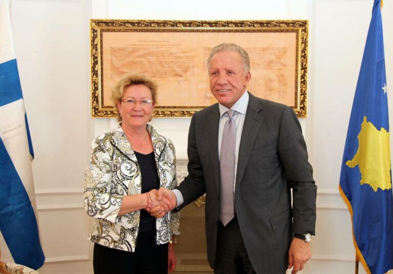 Kam pritur takim ambasadoren Finlandës në Sofje, Tara Laitiainen. Ambasadorja Laitiainen theksoi se vendi i saj është i përkushtuar për ta vazhduar përkrahjen për Kosovën, në të gjitha fushat, qoftë përmes prezencës konkrete në Kosovë në kuadër të mekanizmave ndërkombëtarë, qoftë në forma të tjera, me angazhimet në institucione të ndryshme për përmirësimin e jetës së qytetarëve të vendit tonë dhe hapjes së perspektivës evropiane për Kosovën.