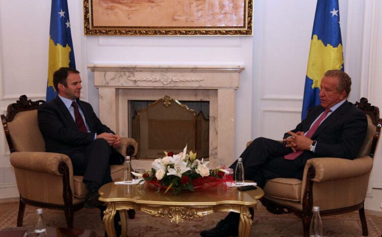 Presidenti Pacolli priti zv/kryeministrin Hajredin Kuçi