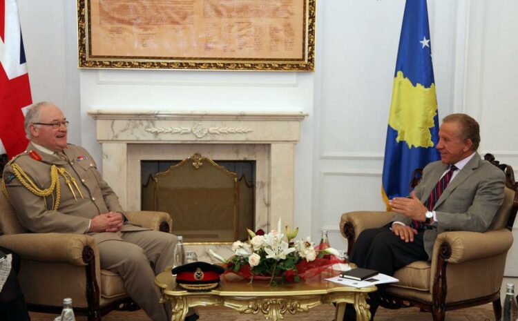 Presidenti Pacolli priti shefin e Shtabit të Përgjithshëm të Ushtrisë Britanike, Gjeneralin Sir Peter Wall