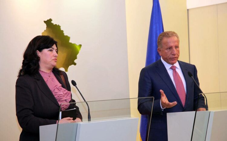 Presidenti Pacolli priti kryetaren e KQZ-së, znj. Valdete Daka